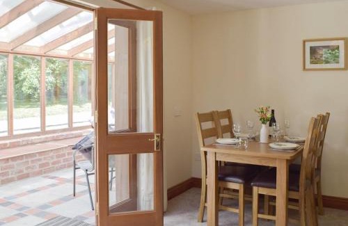 Cardigan Casa | Woodpecker Rest