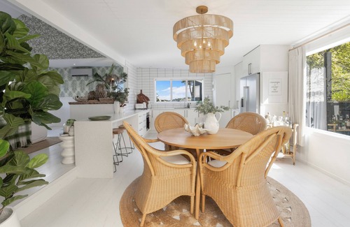 Waiheke Island Casa | Woodside Bay Estate - Stay Waiheke