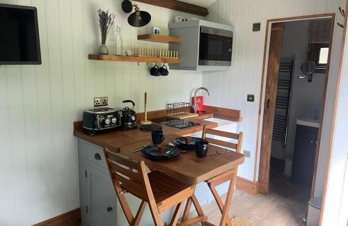 Hawsker Apartamento | Woodside Shepherd Hut with free parking - Hawsker near whitby