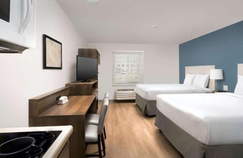 Madison Heights Hotel | WoodSpring Suites Detroit Madison Heights