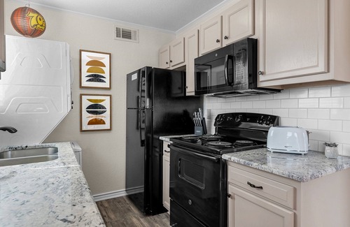 College Station Apartamento | Woodstock:2nd Floor, walk to A&M