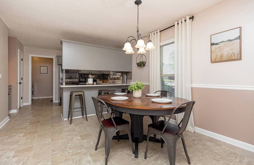 Centerville Casa | Woodsy 3BR | Monthly Discounts | Pet Friendly