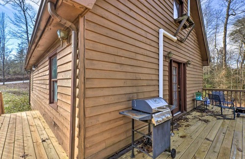 Blue Ridge Casa | Woodsy Blue Ridge Retreat, 3 Mi to Downtown!