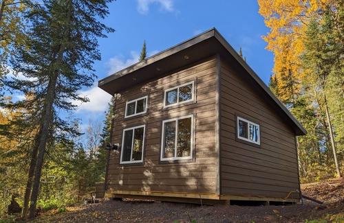 South Range Cabina | Woodsy Personal Retreat Cabin - "Quietude"