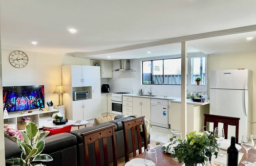 Woodville Gardens Casa | Woodville Garden Home in great location