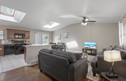 Columbus Casa | Woodward Park Charmer - 2 Ba 5 Bed - Fenced yard