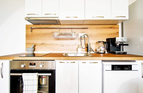 Sofia Apartamento | Work Friendly | 2BR | AC | Terrace | Free Parking