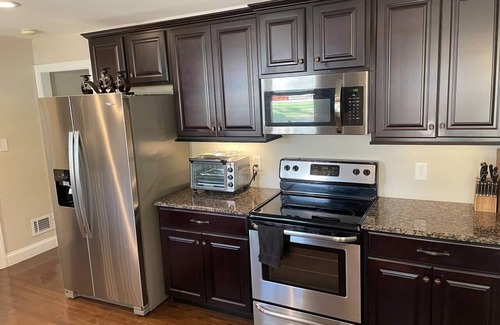 North Hills Casa | Work & Play In North Hills | Shop, Dine & Enjoy