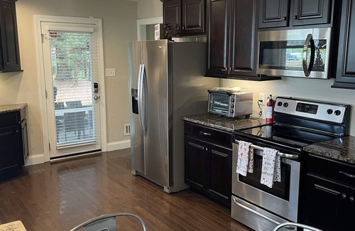 North Hills Casa | Work & Play In North Hills | Shop, Dine & Enjoy