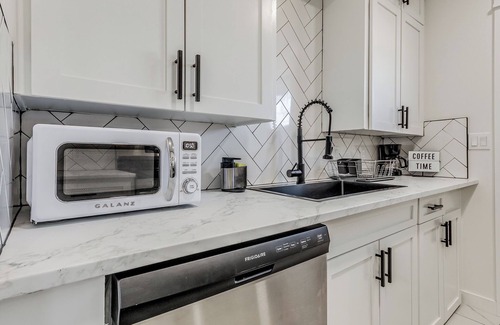 Bartlesville Apartamento | Work, Rest & Recharge – Downtown Home w/ Washer & Dryer