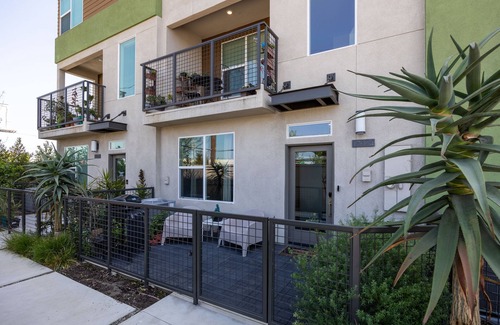 Bellflower Casa | Work travel. Fully furnished. All utilites included. Upgraded appliances.