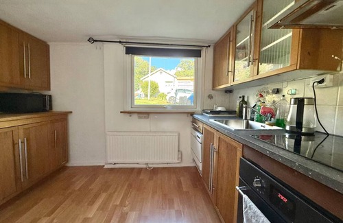 Torslanda Apartamento | Workers 5BR - 2 Bath - Volvo - Parking lot - All-inclusive