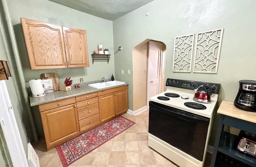 Minot Apartamento | 🐞 Workstation + 65" Smart TV + Laundry + Free Wi-Fi