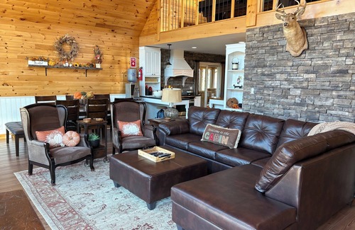 Lester Beach Cabaña | World Class executive Cottage with pool/hot tub near Grand Beach & Lake Winnipeg