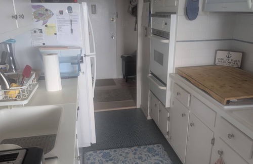 Interlaken Condominio | World Cup Rental 2-bedroom condo with WiFi, AC in delightful Asbury Park