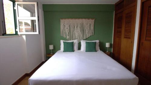 Almocageme Hotel | WOT Sarrazola Soul