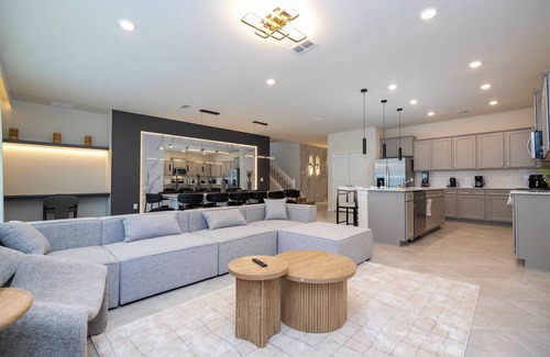 Four Corners Casa | LOOK! 10BR Home w/Spa & Paw Patrol – 16356