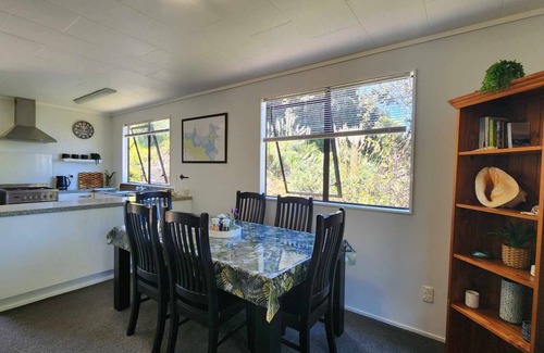 Matauri Bay Casa | Wow! Only a 2min walk to one of the most beautiful beaches in the tropical north