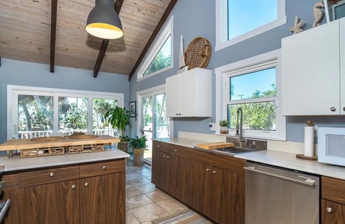 Englewood Casa | WOW! THE ULTIMATE LUXURY BEACH FRONT HOME with FULL PRIVATE GULF FRONT BEACH!