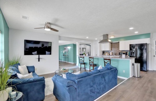 Warner Robins Casa | WR Robins Retreat 11bds Hot tub