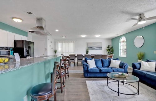 Warner Robins Casa | WR Robins Retreat 11bds Hot tub