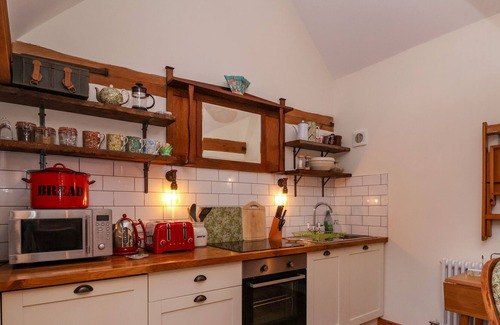 Picklescott Cabaña | WREN COTTAGE, romantic, character holiday cottage in Church Stretton