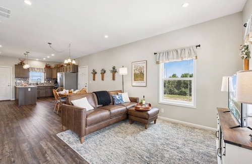 Loveland Casa | Wright House | Country Retreat w/ Spa, EV + Garage