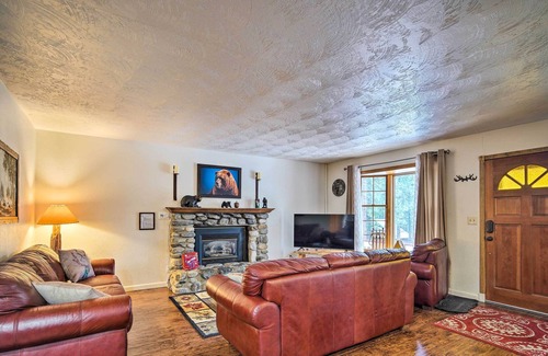 Wrightwood Casa | Wrightwood Home w/ Fire Pit & Views!