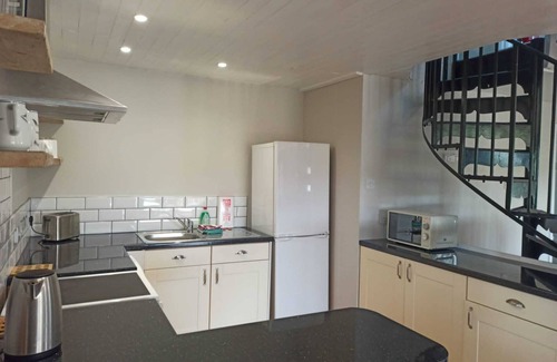 Torpoint Casa | Wringford Cottage Sleeps 6 (3 Bedrooms)