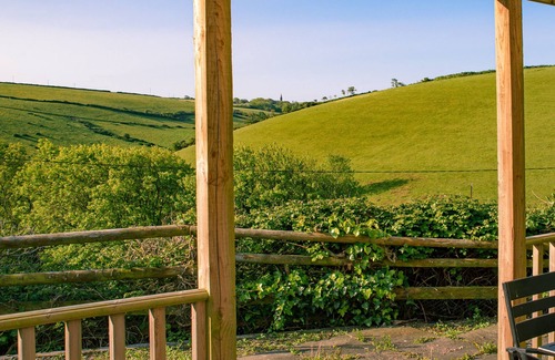 Torpoint Casa | Wringford Cottage Sleeps 6 (3 Bedrooms)