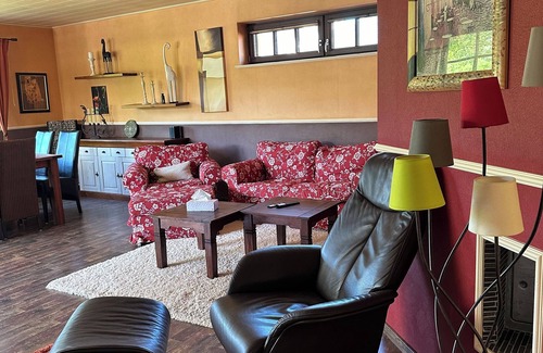 Harrislee Casa | Wunderschönes Haus mit Sehr Großzügigem Garten und Beheiztem Außen Pool
