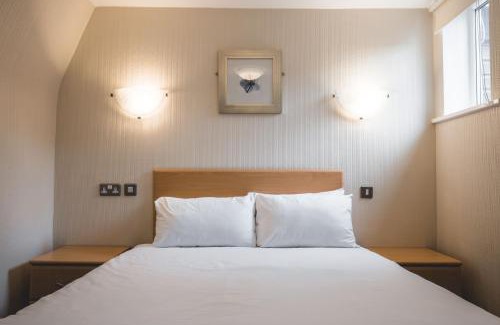 Offerton Hotel | Wycliffe Hotel