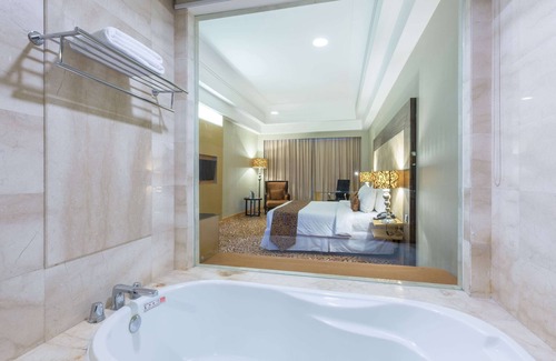 Surabaya Hotel | Wyndham Surabaya City Centre