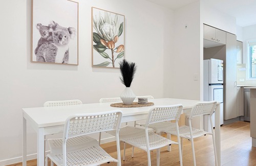 Wynnum West Casa | Wynnum West Oasis Retreat 5 Beds villa