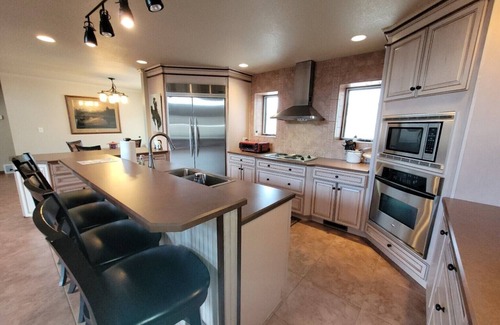 Casper Casa | Wyoming views - Spacious Home on beautiful gated grounds