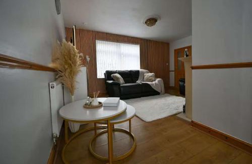Broadheath Casa | Wythenshawe Greenbrow Retreat