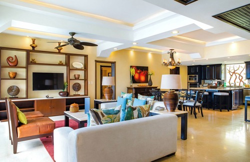 Amapas Complejo | Xmas 12/19-26/2026 OCEANFRONT 3-bedroom PH w/wifi in 5 Star Resort in PV