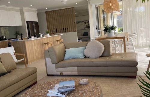 Dalyellup Casa | Xtra Luxury Coastal Splendour 4 bed Bunbury