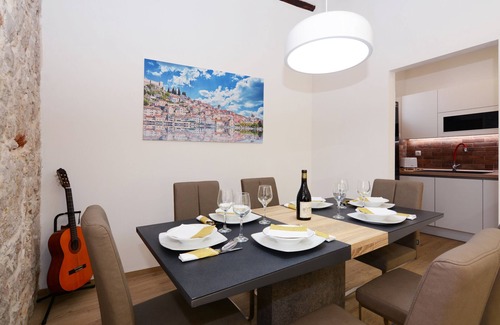 Plisac Casa | ❤️ XY Suites Boutique Apartments❤️