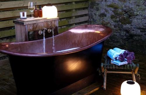 Amlwch Casa | Y Caban - A Luxury Rural Retreat with Seaviews