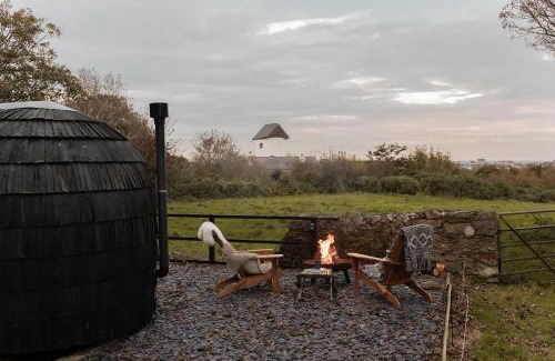 Amlwch Casa | Y Caban - A Luxury Rural Retreat with Seaviews