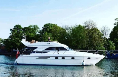 Tower Hill Alquiler De Eote | Yacht -Central London St Kats Dock Tower Bridge