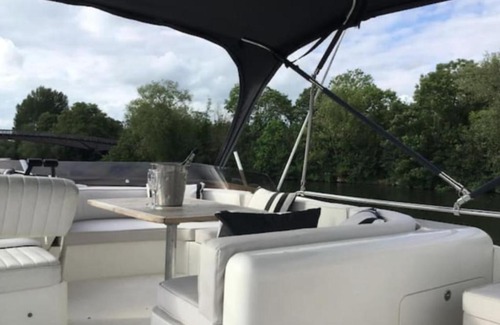 Tower Hill Alquiler De Eote | Yacht -Central London St Kats Dock Tower Bridge