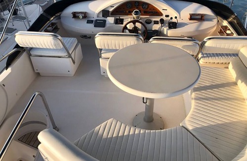 Puerto Banus Alquiler De Eote | YACHT EXPERIENCE IN PUERTO BANUS