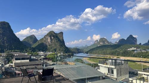 Yangshuo Hotel | Yangshuo Tea House Inn - By West Street and Li River