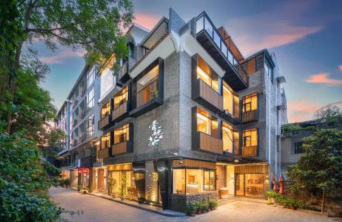 Yangshuo Hotel | Yangshuo Tea House Inn - By West Street and Li River