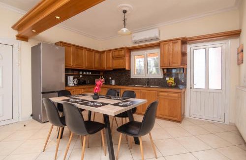 Kontokali Apartamento | Yanna's Sea View Holiday House Close to Corfu Town