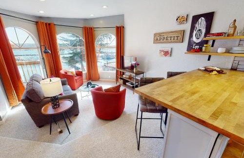 Historic Bayfront Casa | Yaquina Bay & Bridge Views! Watch the Boats! Kitchen is a culinary delight! Unit 5