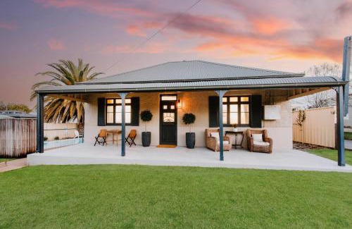 Central Mudgee Casa | Yarranvale on Gladstone - A Gorgeous Country Abode