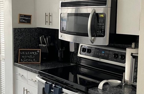 Aventura Apartamento | NEWLY RENOVATED! 3 BED 2BATH APT YATCH CLUB AT AVENTURA.